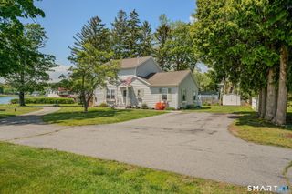 212-R Shore Road, Waterford, CT 06385