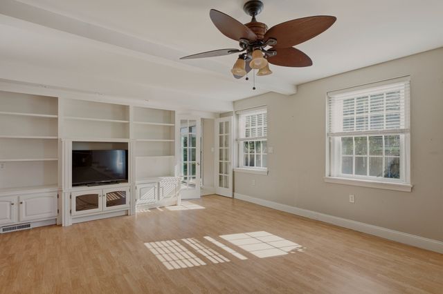 331 Albany St, Fall River, MA 02720