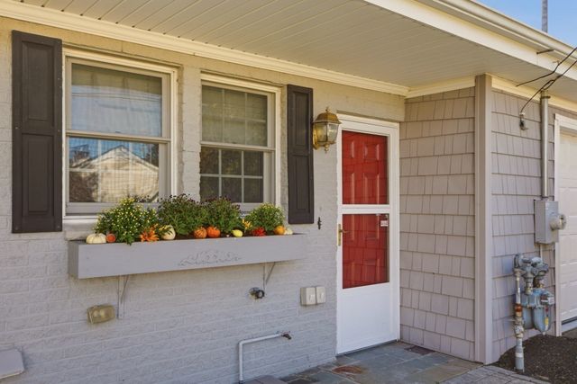 331 Albany St, Fall River, MA 02720