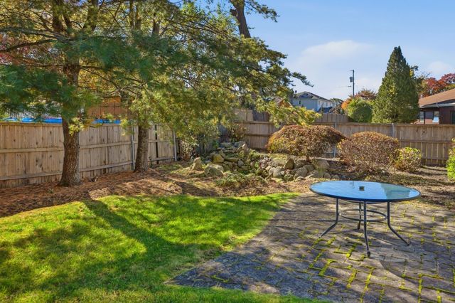 331 Albany St, Fall River, MA 02720