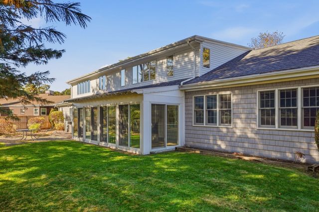 331 Albany St, Fall River, MA 02720