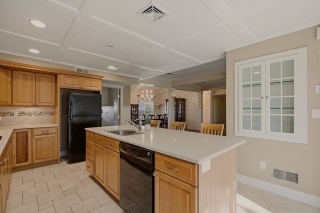 331 Albany St, Fall River, MA 02720