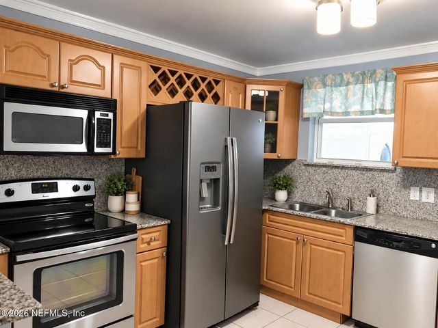 213 S 12TH Avenue A, Jacksonville Beach, FL 32250