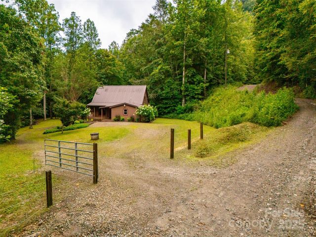 3443 Valley Drive, Lenoir, NC 28645