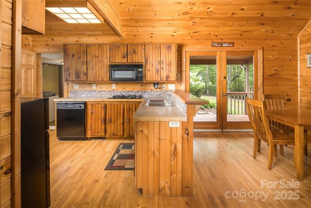 3443 Valley Drive, Lenoir, NC 28645