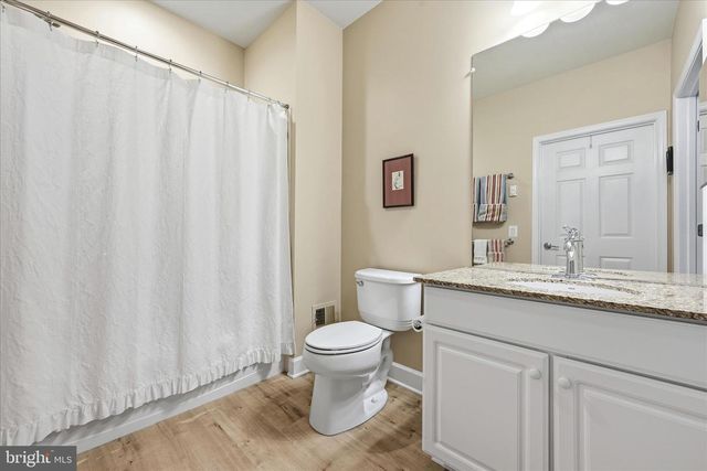 44397 OAKMONT MANOR SQ, Ashburn, VA 20147