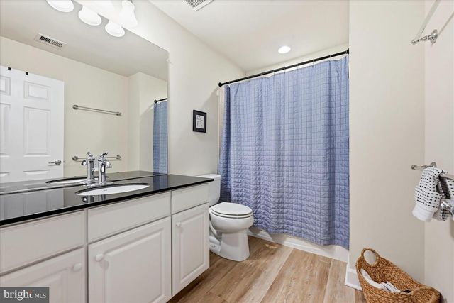 44397 OAKMONT MANOR SQ, Ashburn, VA 20147