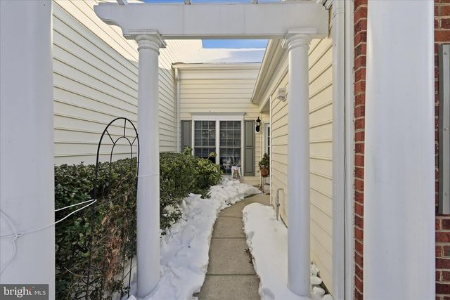 44397 OAKMONT MANOR SQ, Ashburn, VA 20147