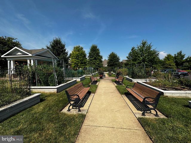 44397 OAKMONT MANOR SQ, Ashburn, VA 20147