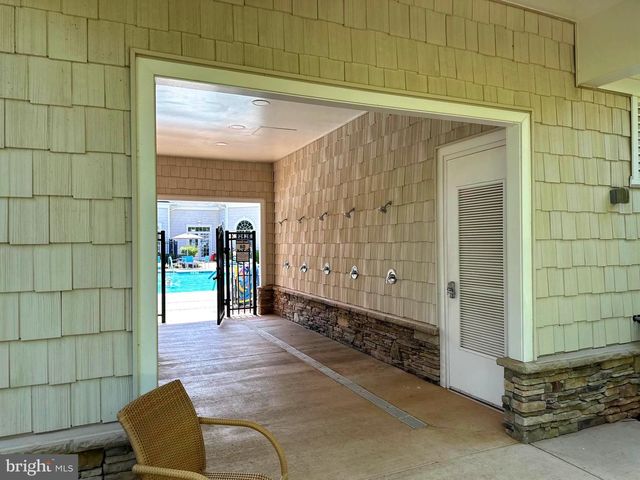 44397 OAKMONT MANOR SQ, Ashburn, VA 20147