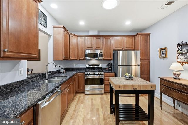 44397 OAKMONT MANOR SQ, Ashburn, VA 20147