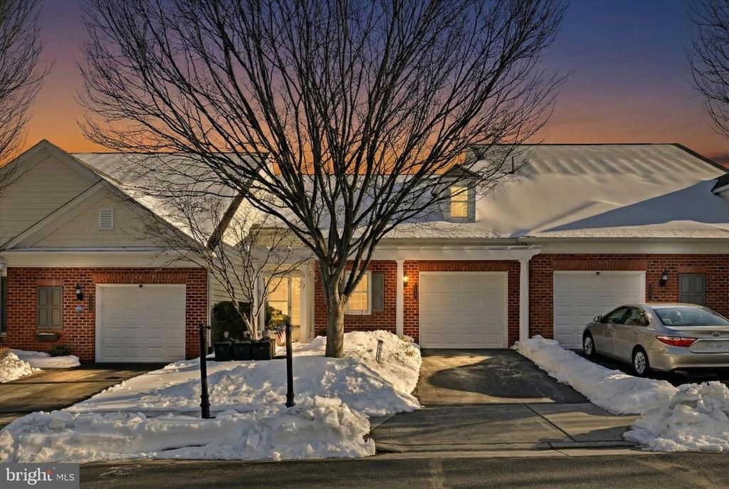 44397 OAKMONT MANOR SQ, Ashburn, VA 20147