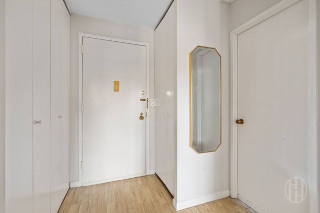 300 W 110th St Apt 6H, New York City, NY 10026