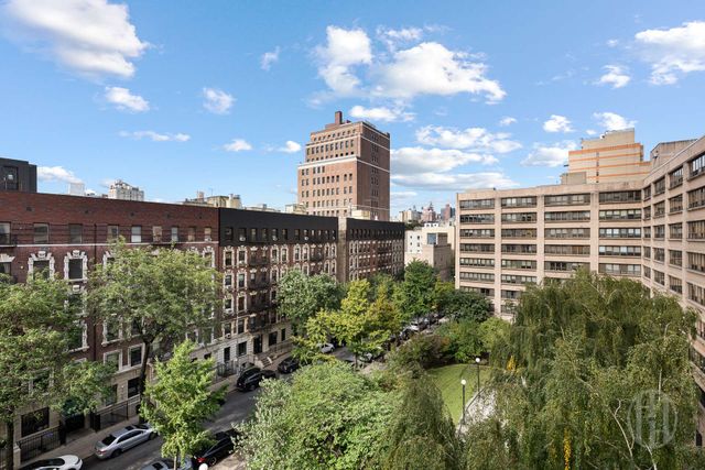300 W 110th St Apt 6H, New York City, NY 10026