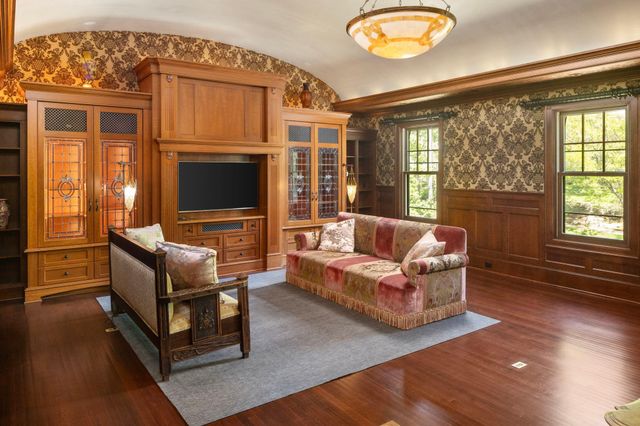 4649 E Lake Harriet Parkway, Minneapolis, MN 55419