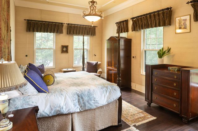 4649 E Lake Harriet Parkway, Minneapolis, MN 55419