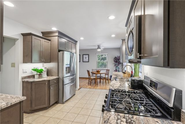 3316 Leechburg Rd, Lower Burrell, PA 15068