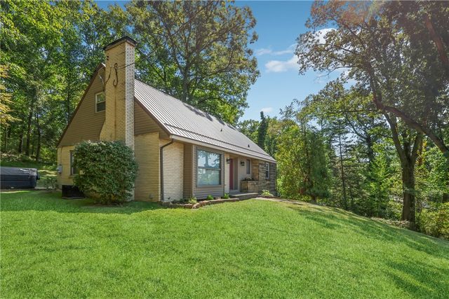 3316 Leechburg Rd, Lower Burrell, PA 15068