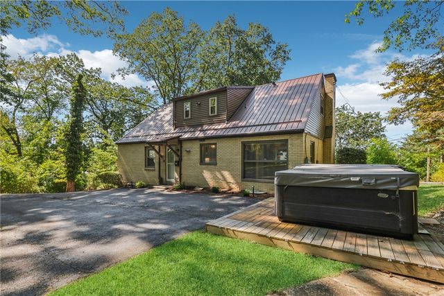 3316 Leechburg Rd, Lower Burrell, PA 15068