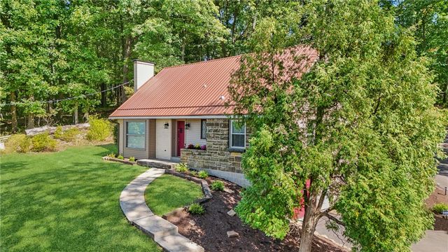 3316 Leechburg Rd, Lower Burrell, PA 15068