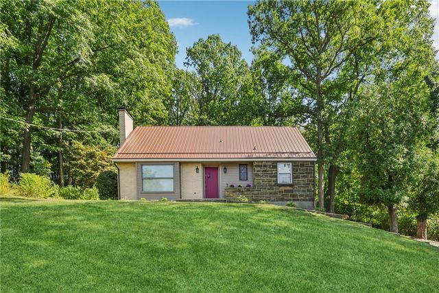 3316 Leechburg Rd, Lower Burrell, PA 15068