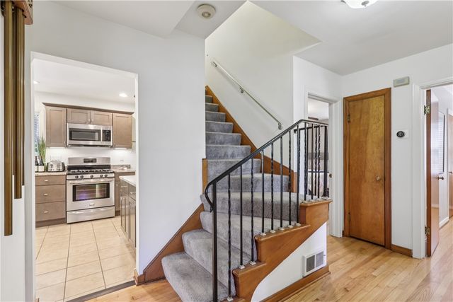 3316 Leechburg Rd, Lower Burrell, PA 15068