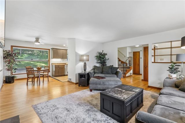 3316 Leechburg Rd, Lower Burrell, PA 15068