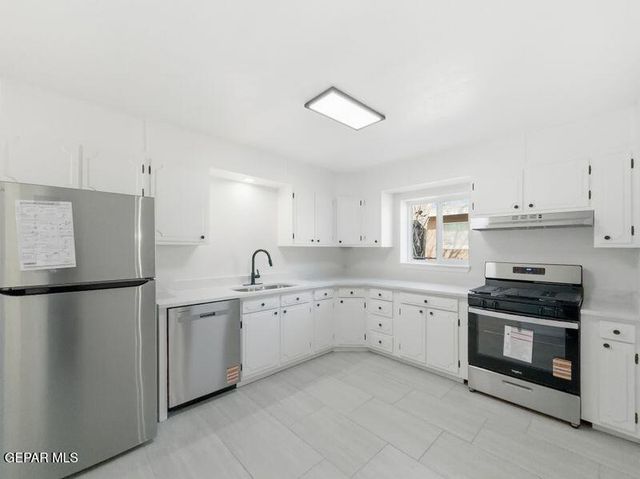 143 COURCHESNE Road, El Paso, TX 79922