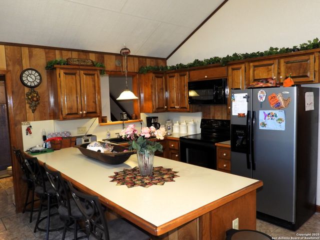 3078 Goat Hill Road, Lakehills, TX 78063