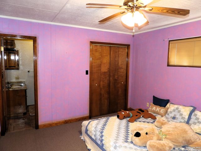 3078 Goat Hill Road, Lakehills, TX 78063