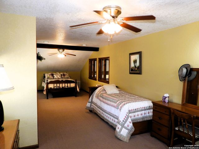 3078 Goat Hill Road, Lakehills, TX 78063