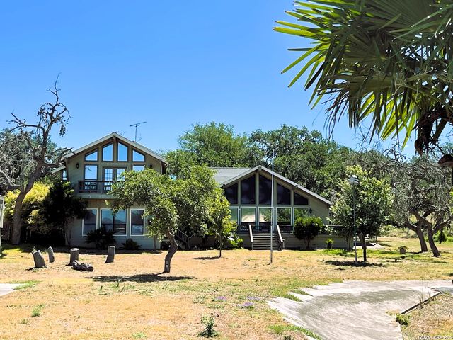 3078 Goat Hill Road, Lakehills, TX 78063