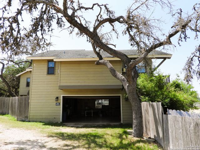 3078 Goat Hill Road, Lakehills, TX 78063