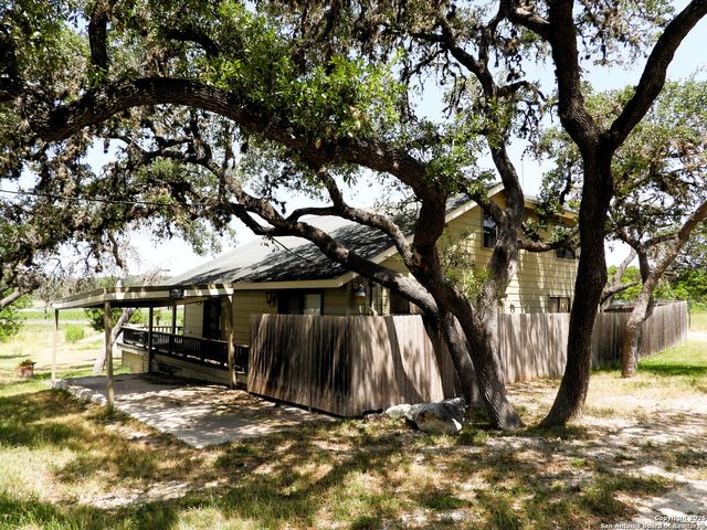 3078 Goat Hill Road, Lakehills, TX 78063
