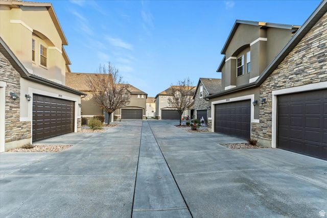 1933 W 2295 S, Woods Cross, UT 84087