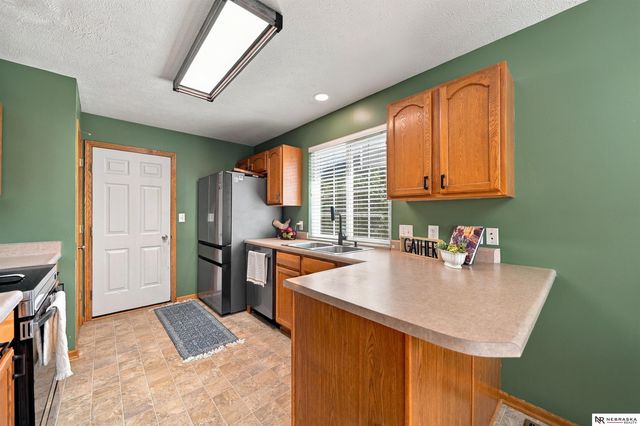 1849 NW Faesy Place, Lincoln, NE 68528