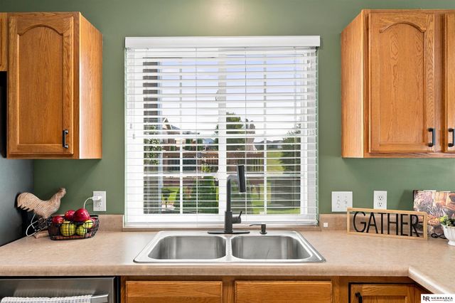 1849 NW Faesy Place, Lincoln, NE 68528