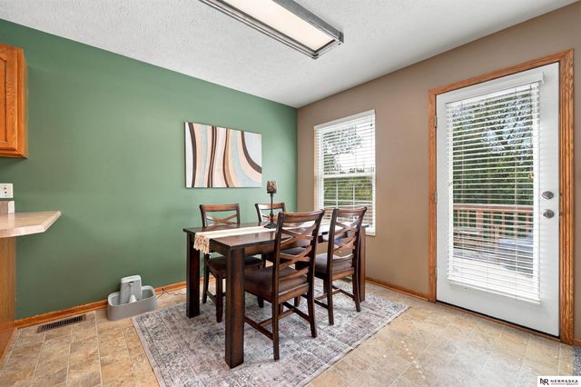1849 NW Faesy Place, Lincoln, NE 68528