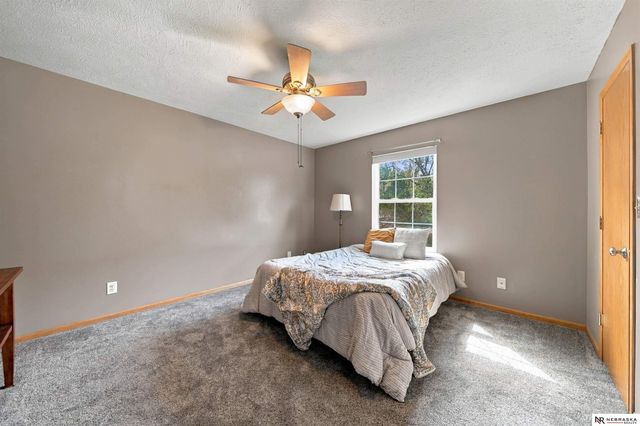 1849 NW Faesy Place, Lincoln, NE 68528