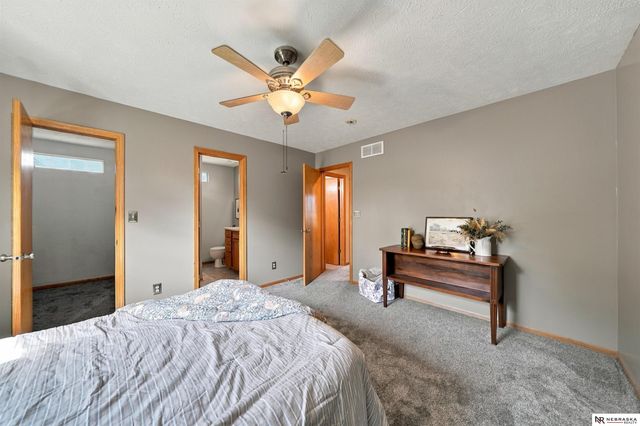 1849 NW Faesy Place, Lincoln, NE 68528