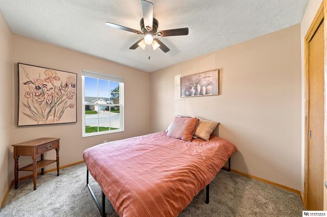 1849 NW Faesy Place, Lincoln, NE 68528