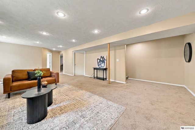 1849 NW Faesy Place, Lincoln, NE 68528