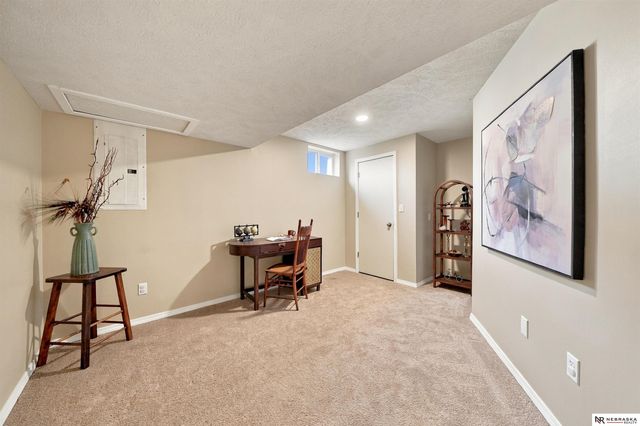 1849 NW Faesy Place, Lincoln, NE 68528