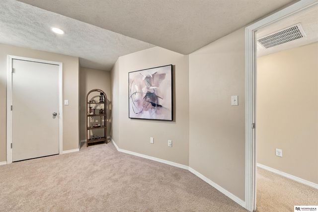 1849 NW Faesy Place, Lincoln, NE 68528