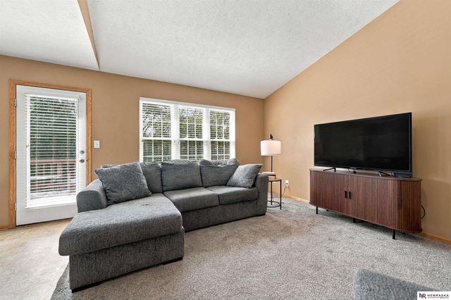 1849 NW Faesy Place, Lincoln, NE 68528