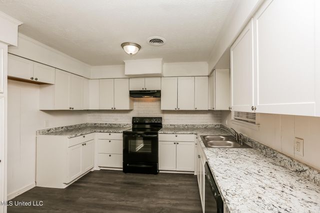 620 Heather Lane, Jackson, MS 39206