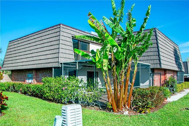 148 Lake Point Ln, Naples, FL 34112