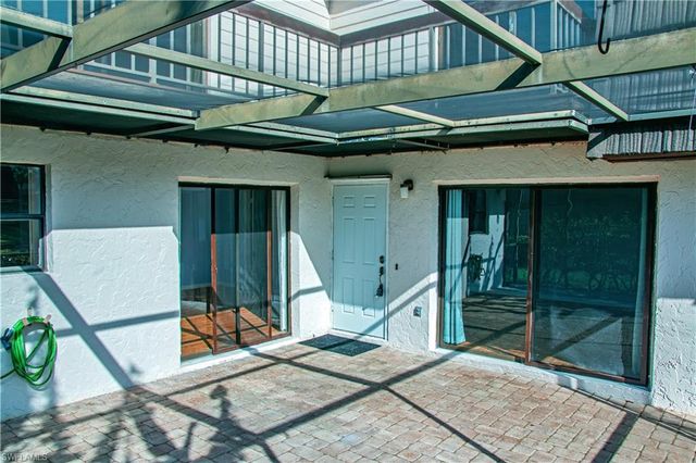 148 Lake Point Ln, Naples, FL 34112