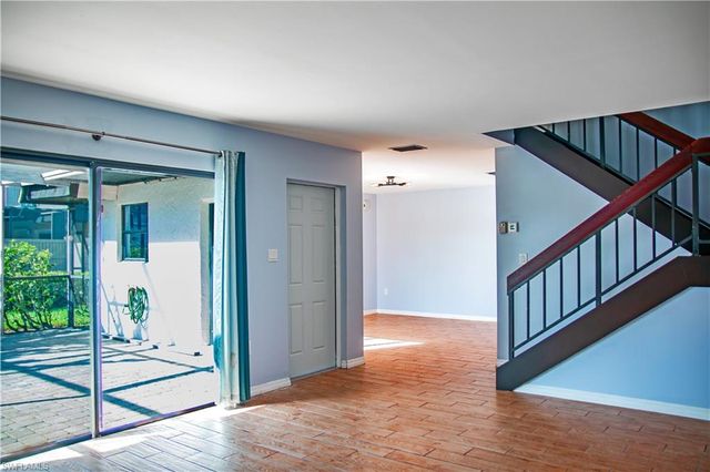 148 Lake Point Ln, Naples, FL 34112