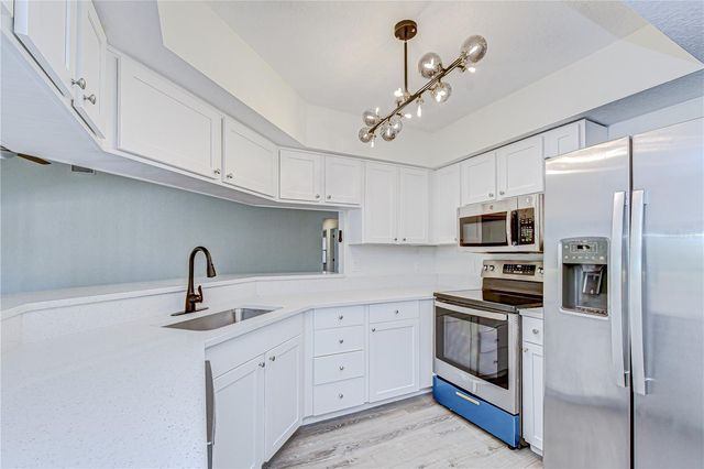 9731 62ND AVENUE N, St Petersburg, FL 33708